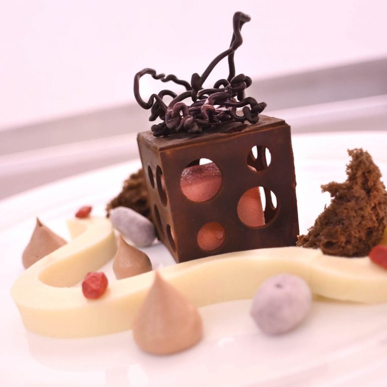 Шоколадови трансформации с chef Борислав Екзархов и chef Ради Стамболов ...